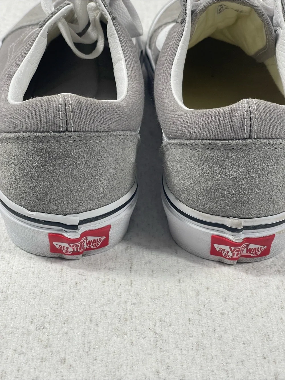 VANS Old Skool Gray White Lace Up MENS 7 /WMS 8.5 Canvas Suede Sneakers SKU#0398